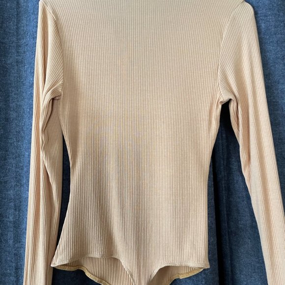 Lulu's - Yellow Lace Long Sleeve Bodysuit (Large) - Picture 5 of 11